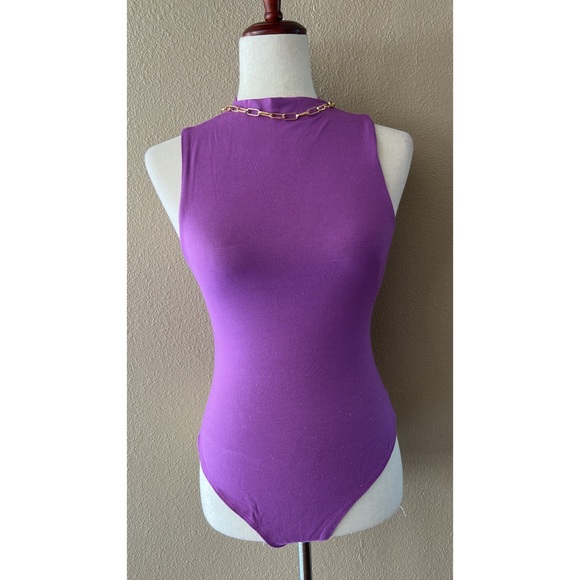 Tops - Double layered sleeveless soft bodysuit